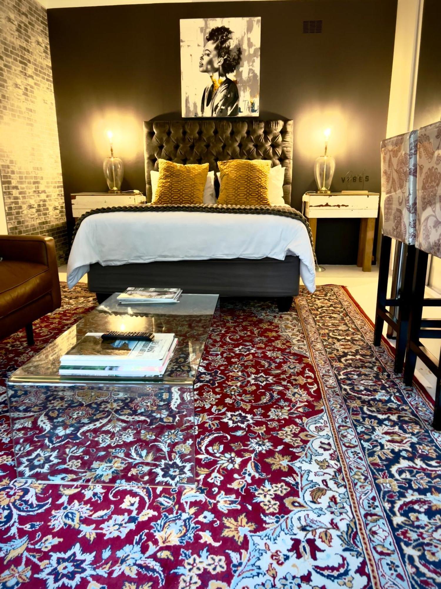 Art-Inspired Bedroom Close To Cbd Mossel Bay Luaran gambar