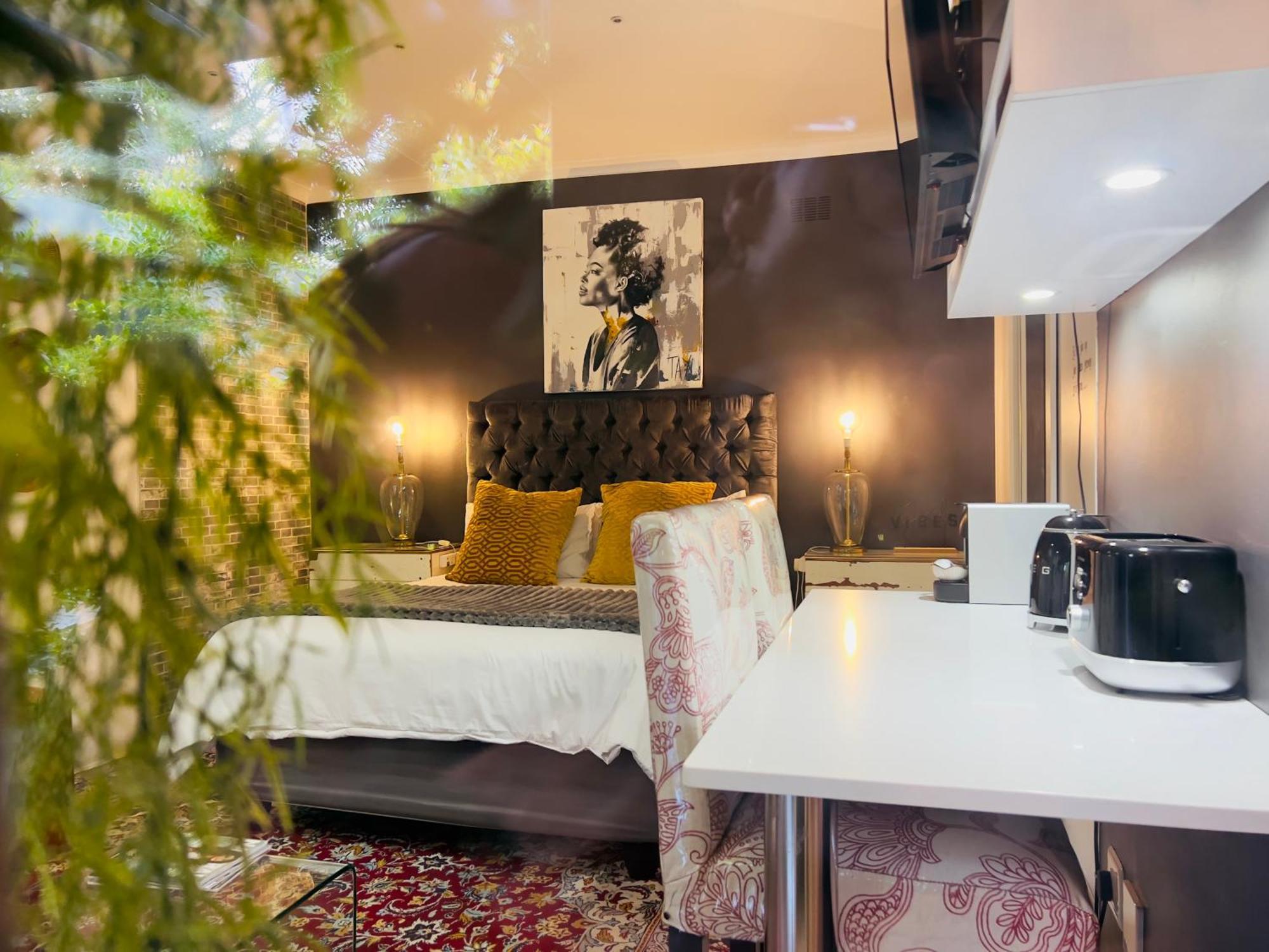 Art-Inspired Bedroom Close To Cbd Mossel Bay Luaran gambar